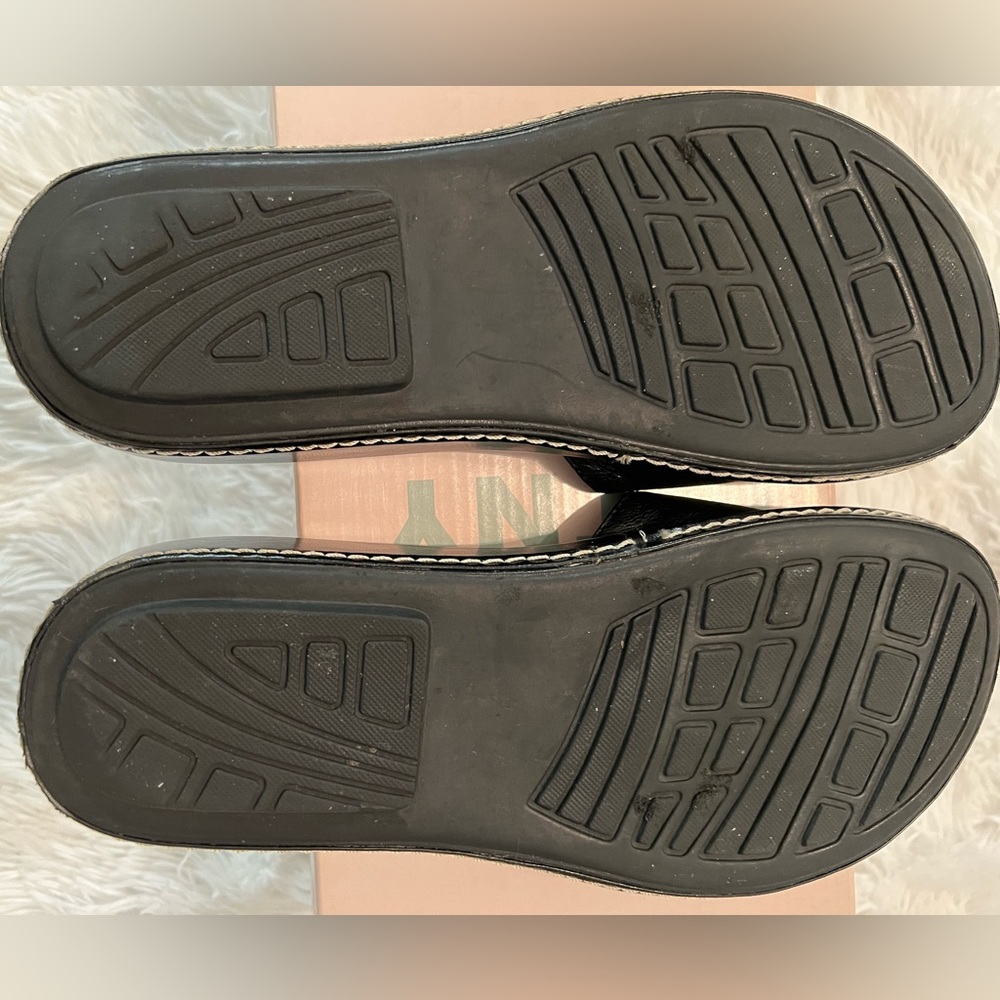 ๐HP๐ MTNY (Me Too New York) Maggie Black Sandals/Slides - Picture 11 of 13